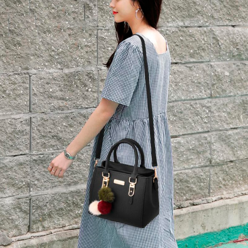 Bolsa Feminina em Couro Genuino - Desirée Luxo + Brinde Exclusivo