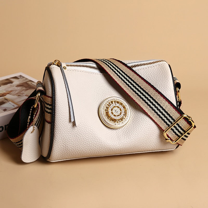 Bolsa de Ombro Feminina Pequena Couro - Divier Fernandes