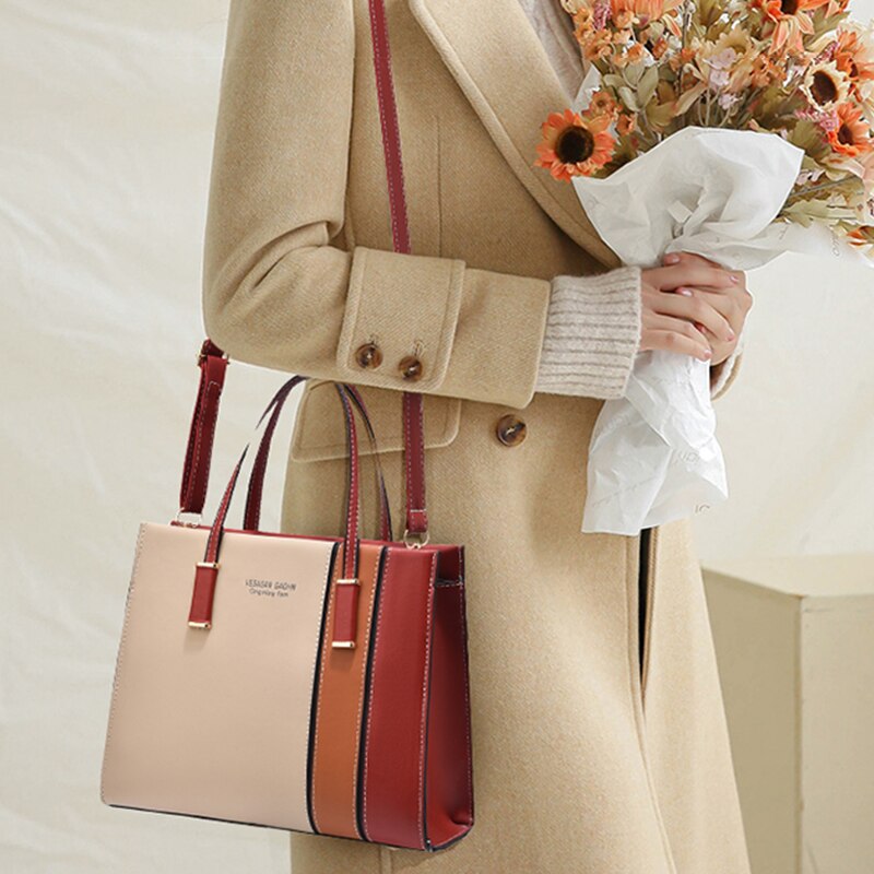 Bolsa Feminina em Couro Genuino - Vesasan
