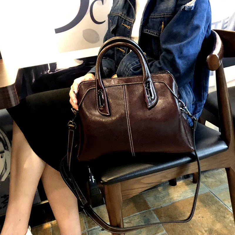 Bolsa Feminina em Couro Genuino - Genuine Ane
