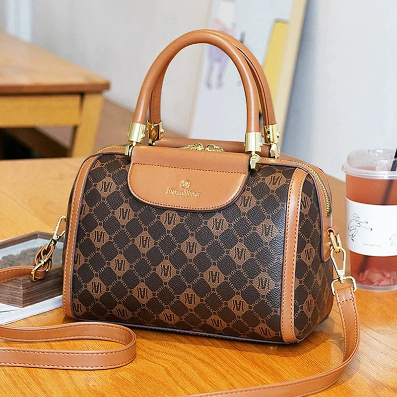 Bolsa Feminina de Couro Genuino - Menezes Ferraz