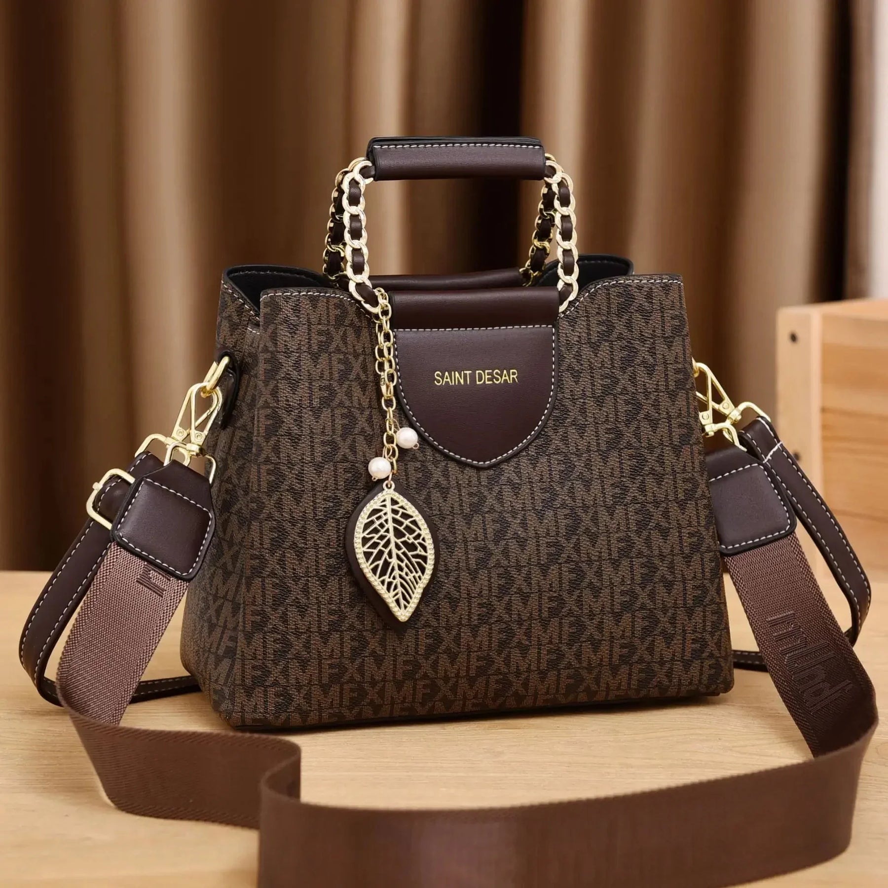 Bolsa Feminina em Couro Genuino - Saint Desar