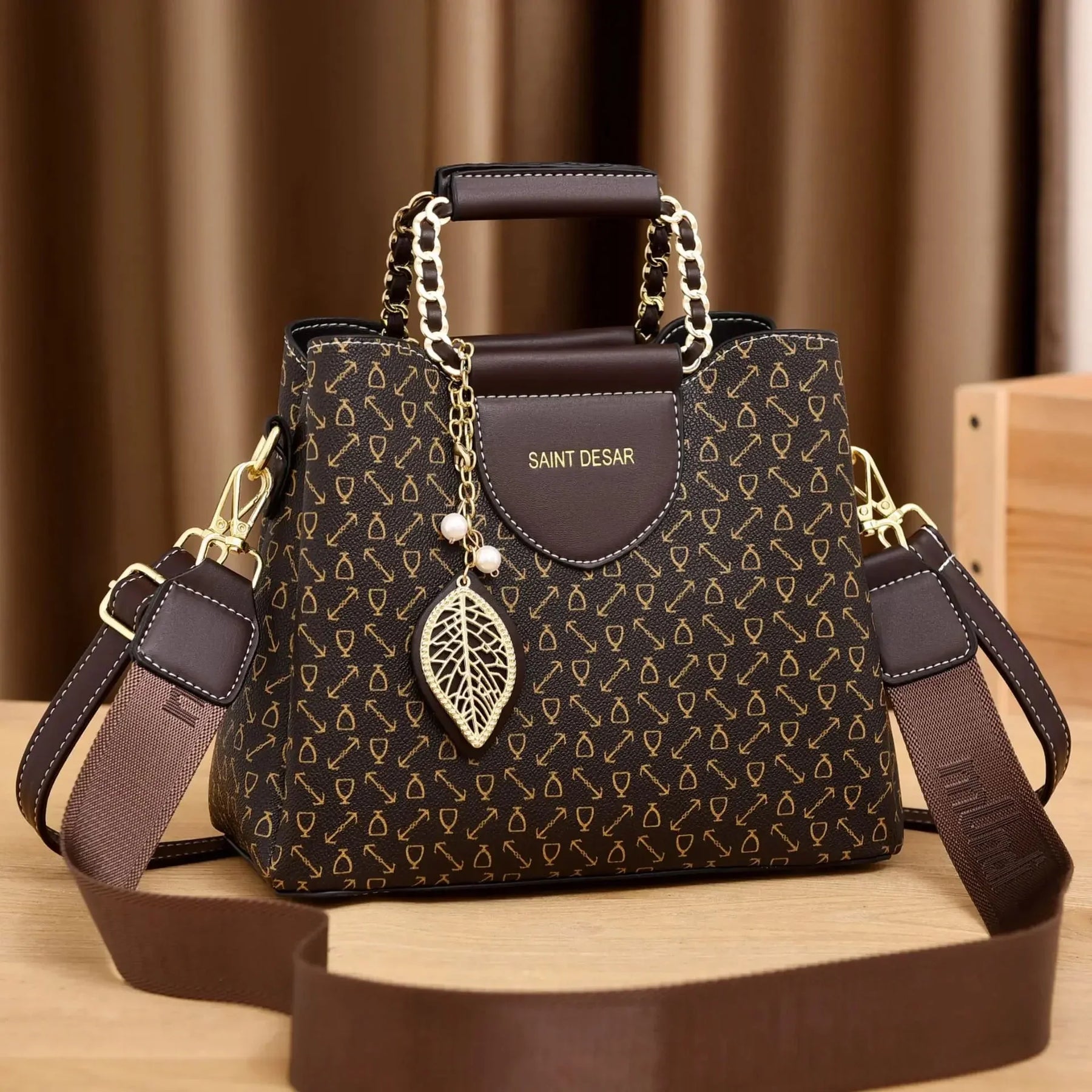 Bolsa Feminina em Couro Genuino - Saint Desar