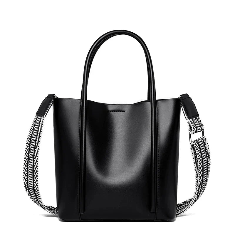 Bolsa Feminina em Couro Genuino - Levy Premium