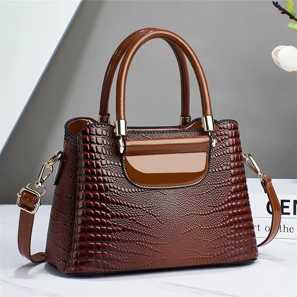 Bolsa Feminina de Couro Genuíno - Cecilia Lamberti