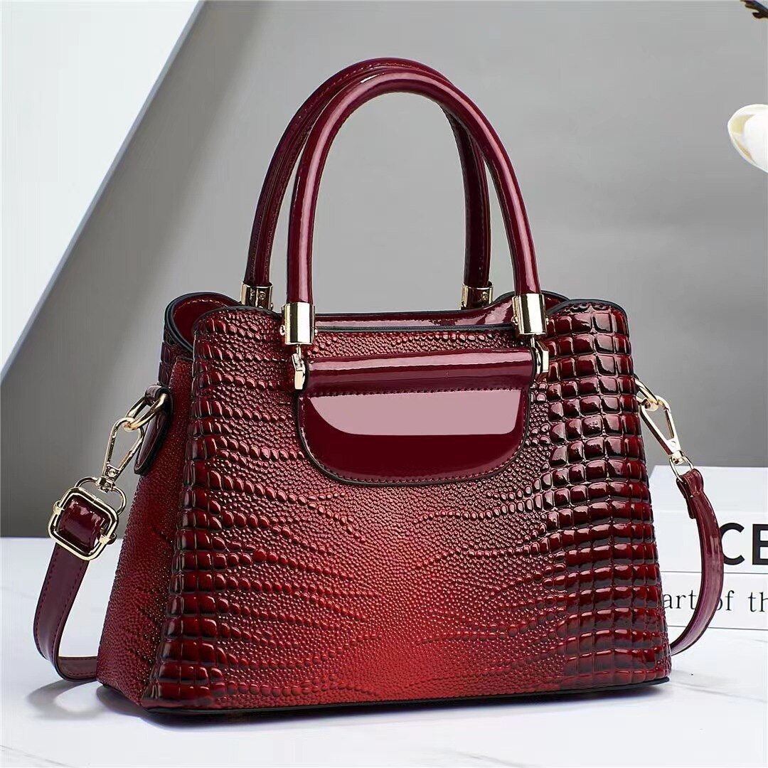 Bolsa Feminina de Couro Genuíno - Cecilia Lamberti
