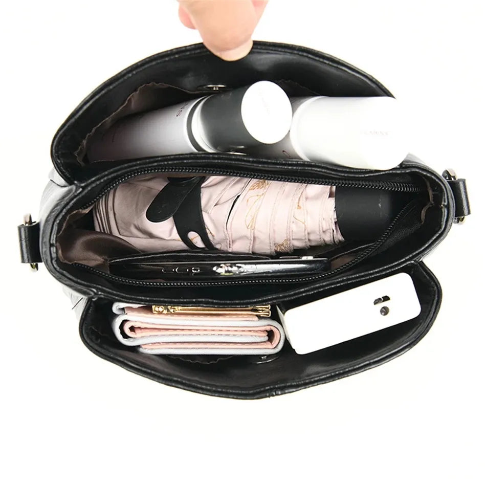 Bolsa Feminina em Couro Genuino - Hernandes Classic [Alça de Brinde]