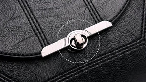 Bolsa Feminina em Couro Genuino - Akyra