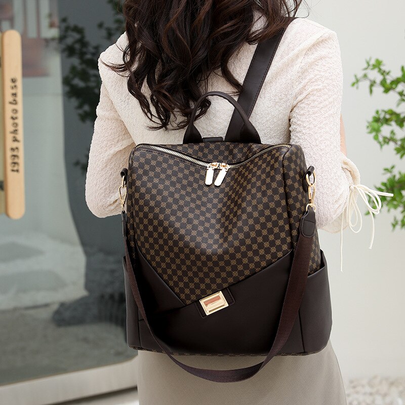 Mochila Feminina Xadrez em Couro Genuino - Levian Premium