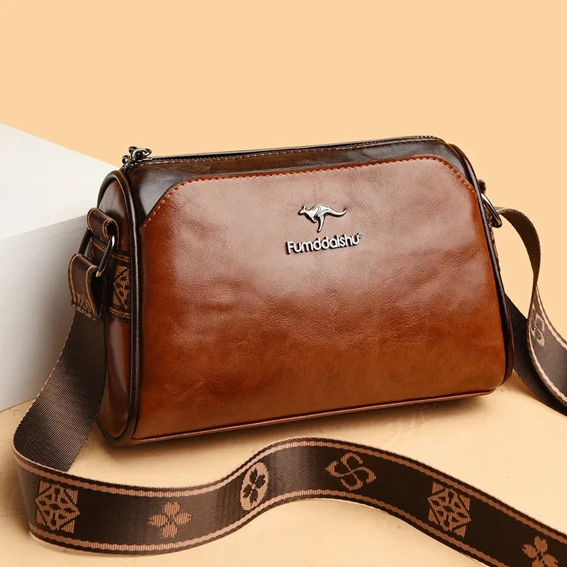 Bolsa Feminina em Couro Genuíno - Chloe Louise