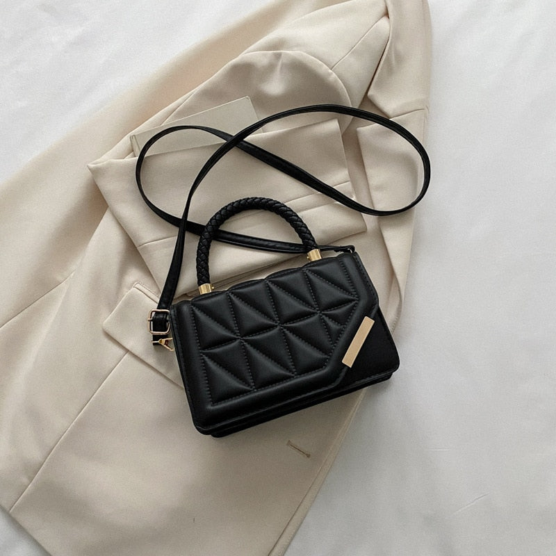 Bolsa Feminina Pequena em Couro Genuino - SaintLuiz