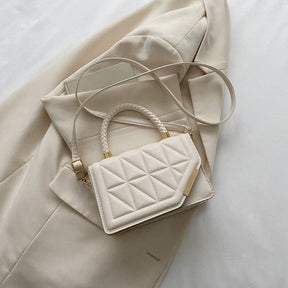 Bolsa Feminina Pequena em Couro Genuino - SaintLuiz
