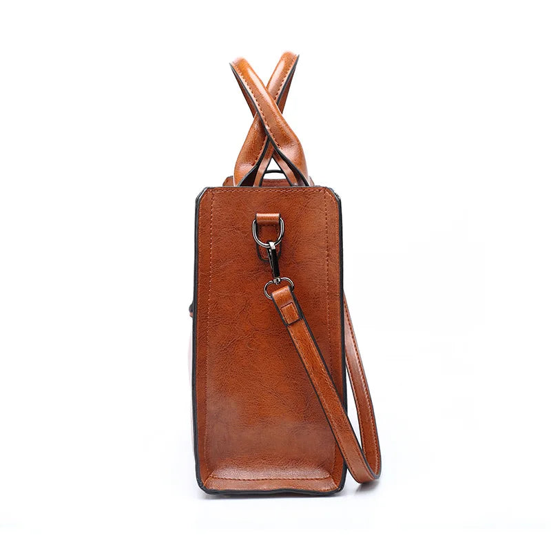 Bolsa Feminina em Couro Genuino - Caliana Premium