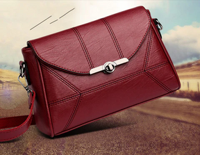 Bolsa Feminina em Couro Genuino - Akyra