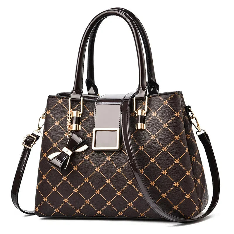 Bolsa Feminina em Couro Genuino - Astonini